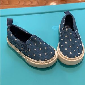 Kids Gap slip on sneakers- Size 5